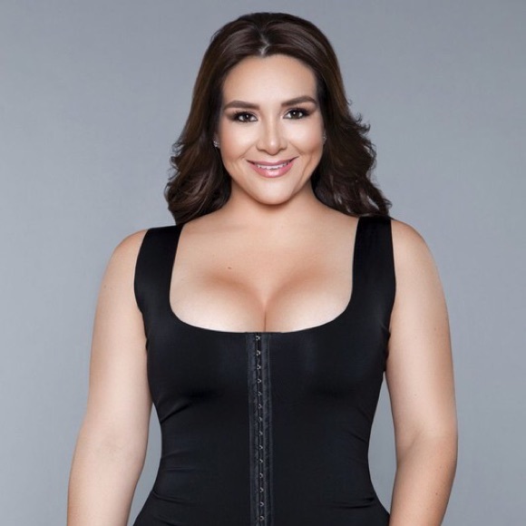 Seamless Shape-wear Top - Picture 2 of 7